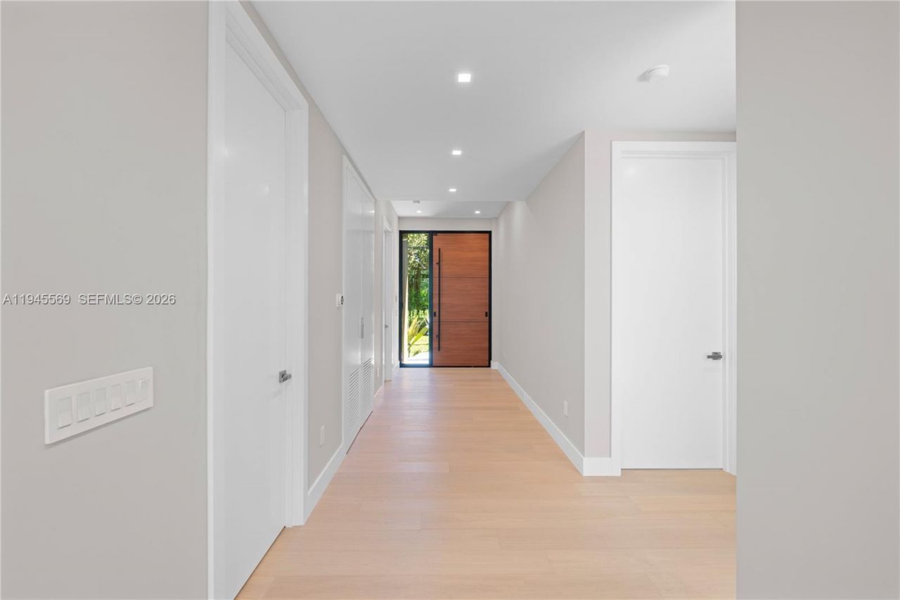 11636 NE 7th Ave, Biscayne Park, FL 33161 Photo