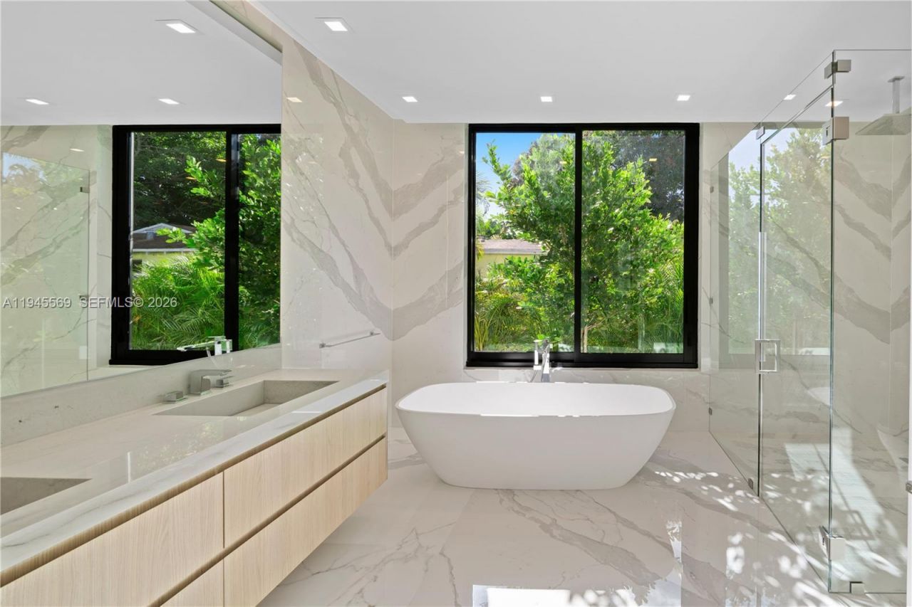 11636 NE 7th Ave, Biscayne Park, FL 33161 Photo