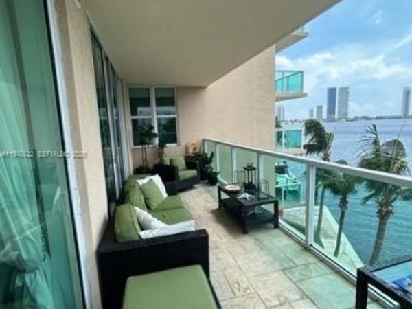 3330 NE 190 ST , Unit 415, Aventura, FL 33180