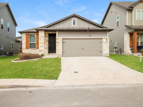 13307 Badlands, St Hedwig, TX 78152