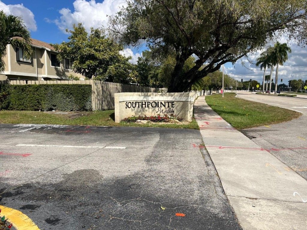 3573 111th Terrace, Sunrise, FL 33351 Photo