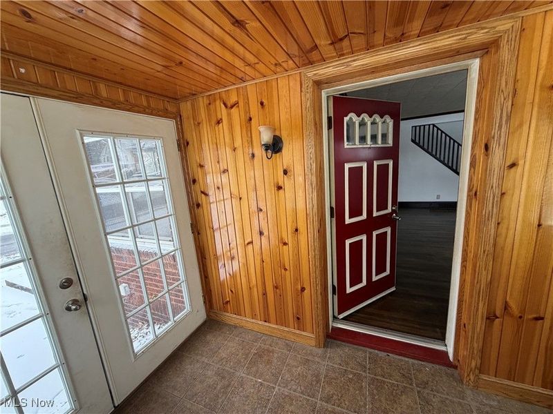 194 E Baird Avenue, Barberton, OH 44203 Photo 13