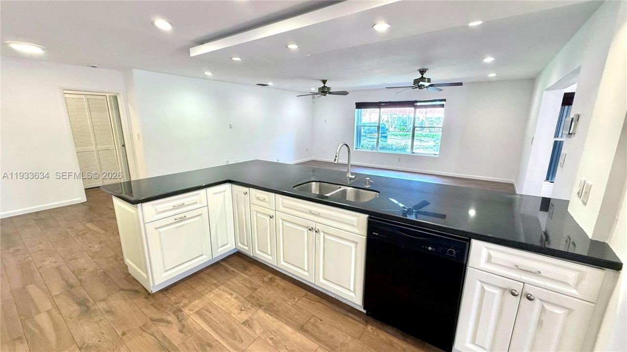 11890 SW 72nd Pl, Pinecrest, FL 33156 Photo