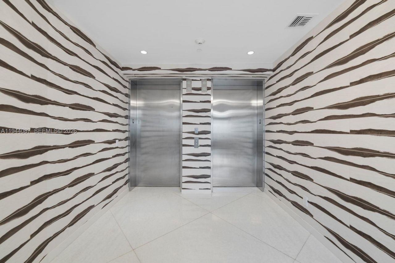 18555 Collins Ave , Unit 5201, Sunny Isles Beach, FL 33160 Photo