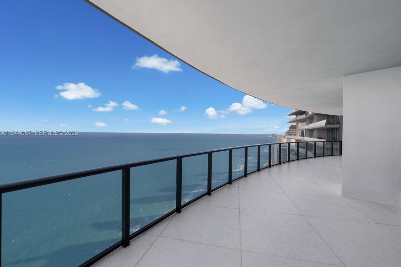 18555 Collins Ave , Unit 5201, Sunny Isles Beach, FL 33160 Photo