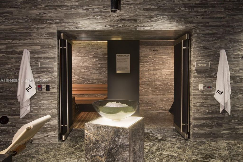 18555 Collins Ave , Unit 5201, Sunny Isles Beach, FL 33160 Photo