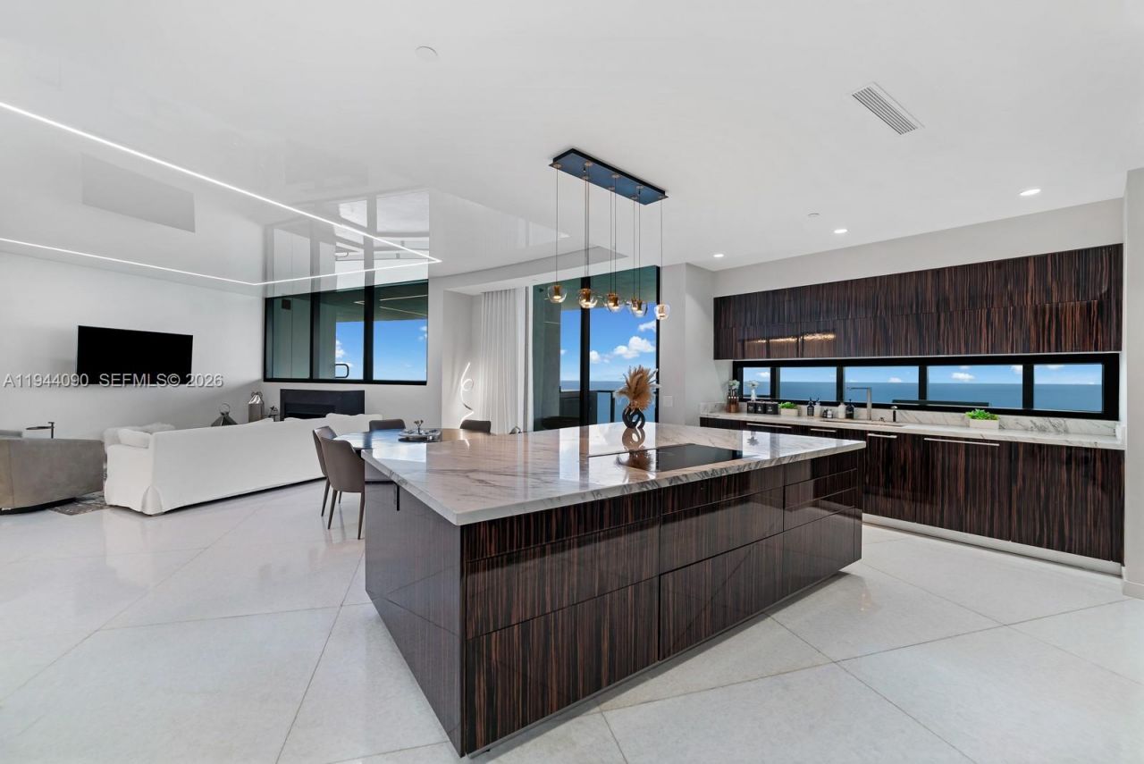 18555 Collins Ave , Unit 5201, Sunny Isles Beach, FL 33160 Photo