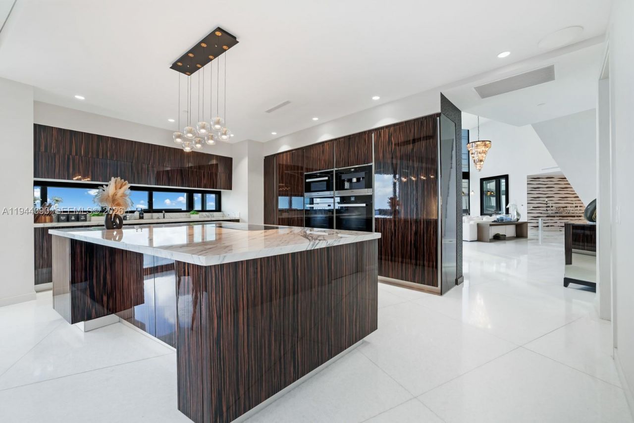 18555 Collins Ave , Unit 5201, Sunny Isles Beach, FL 33160 Photo