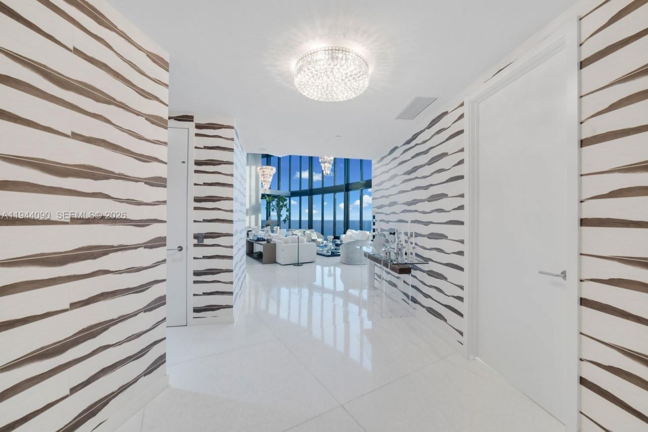 18555 Collins Ave , Unit 5201, Sunny Isles Beach, FL 33160 Photo