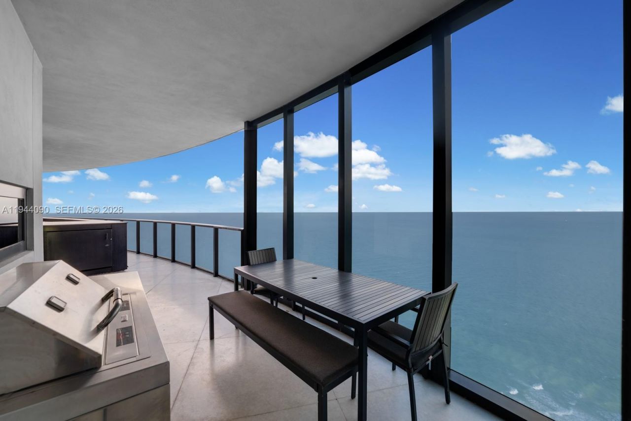 18555 Collins Ave , Unit 5201, Sunny Isles Beach, FL 33160 Photo