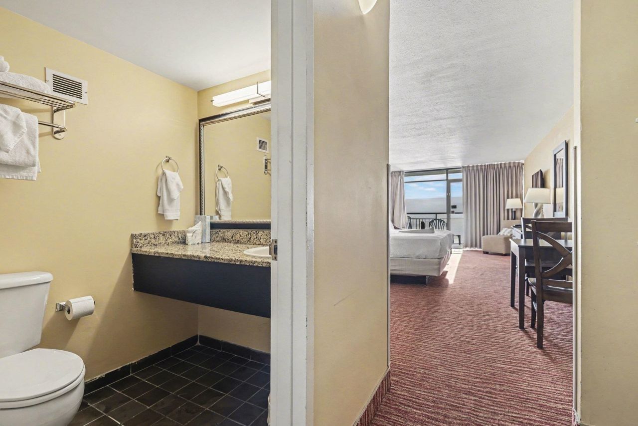 1501 S Ocean Blvd. Photo 17