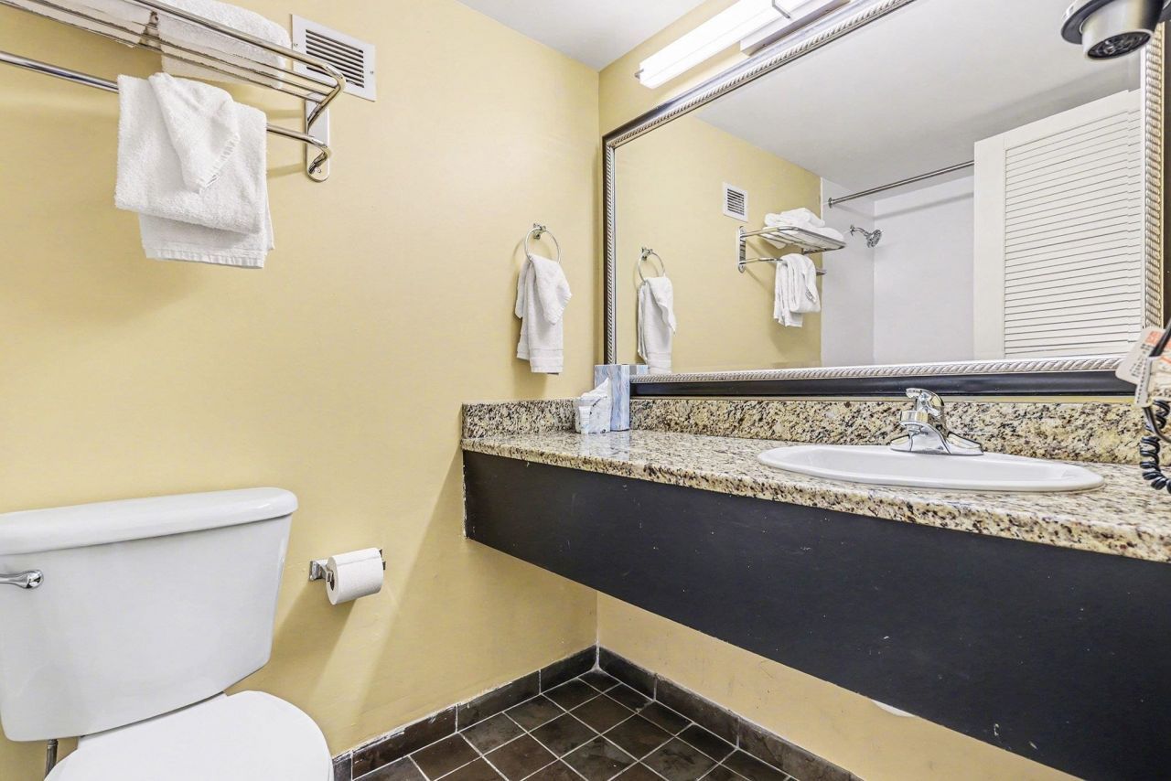 1501 S Ocean Blvd. Photo 18