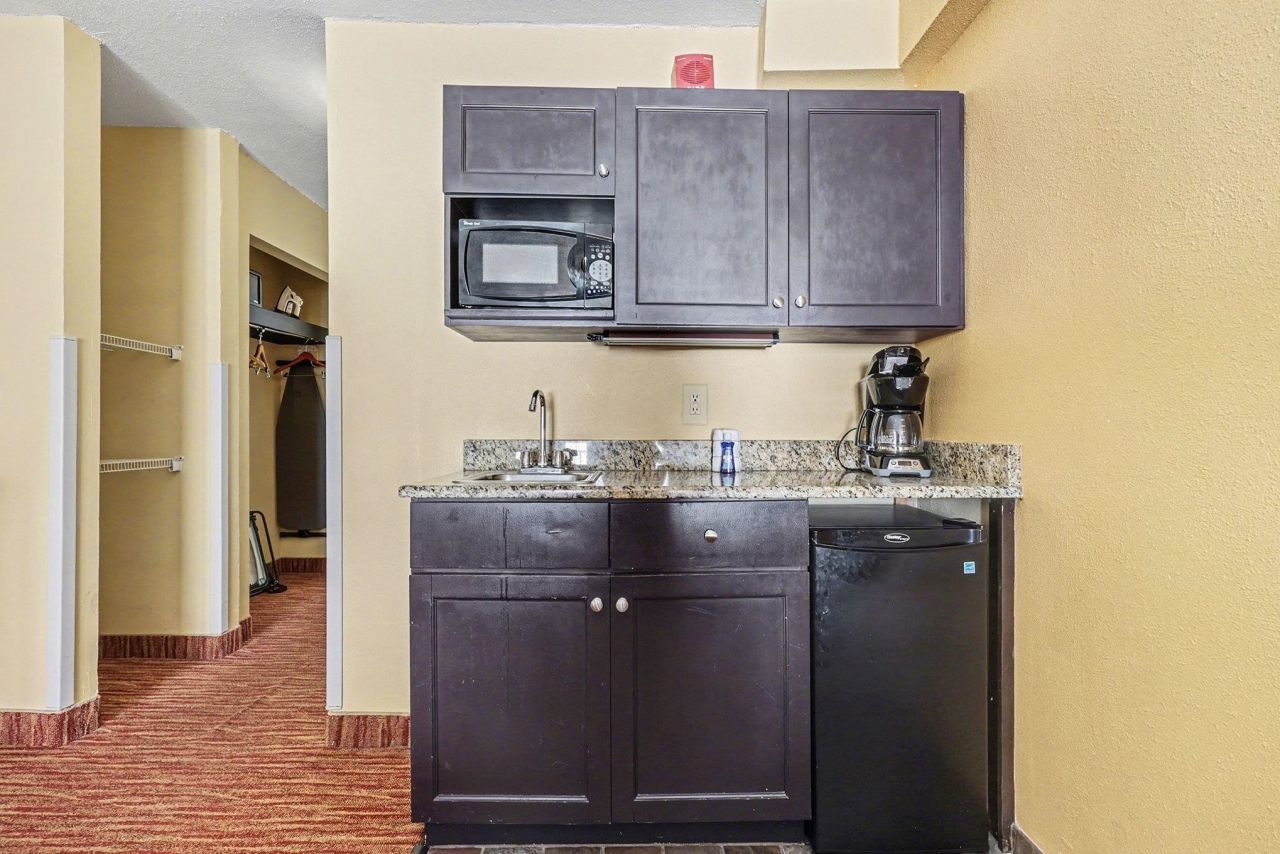 1501 S Ocean Blvd. Photo 9