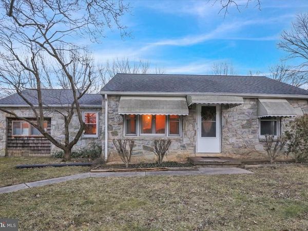 329 DAHLIA ROAD, LANCASTER, PA 17602