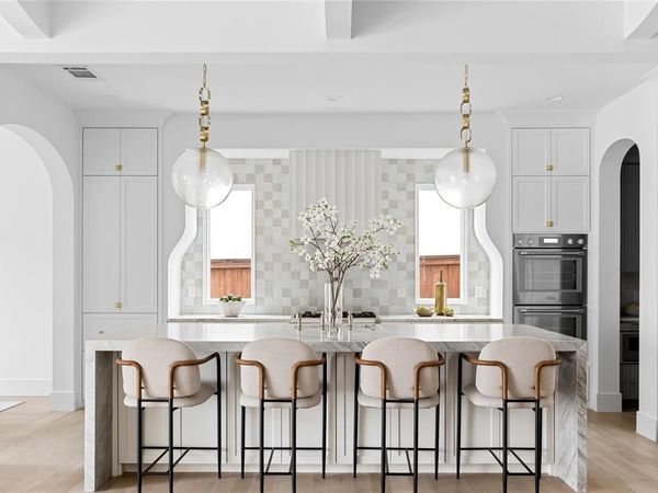 6454 Kenwood Avenue, Dallas, TX 75214