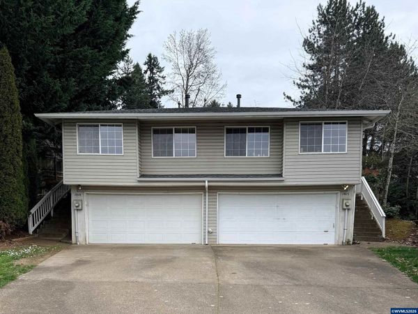 1815 S Skyline Ct, Salem, OR 97306