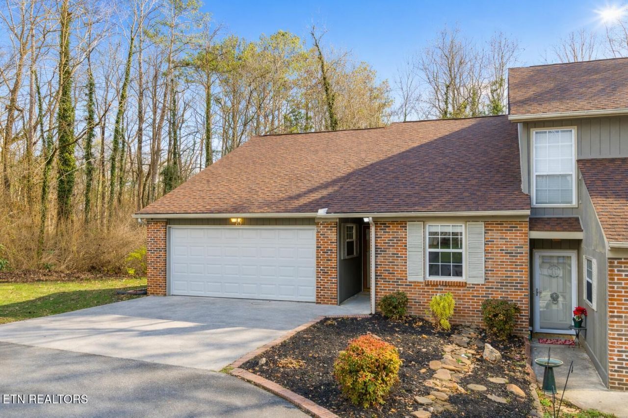 213 Camelot Court, Knoxville, TN 37922 Main Photo