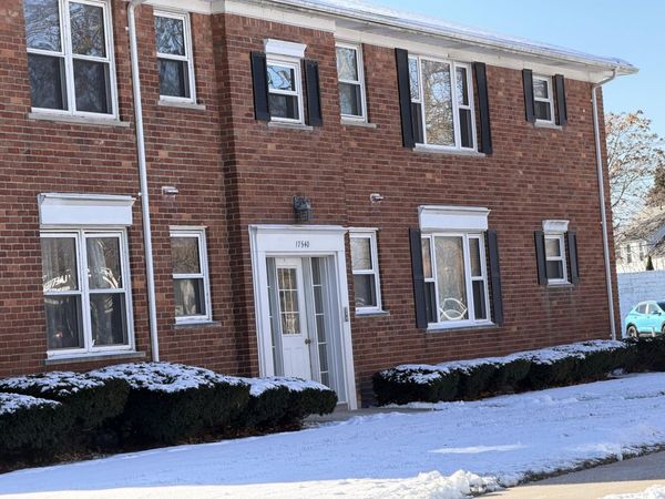 17540 N Mack Avenue, Unit 10, Grosse Pointe, MI 48230