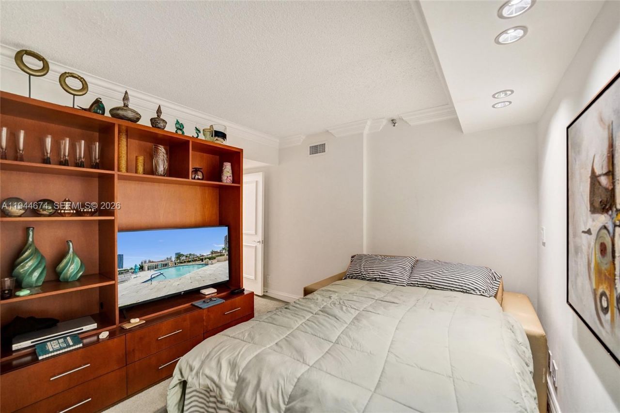 19667 Turnberry Way, Unit 12F, Aventura, FL 33180 Photo