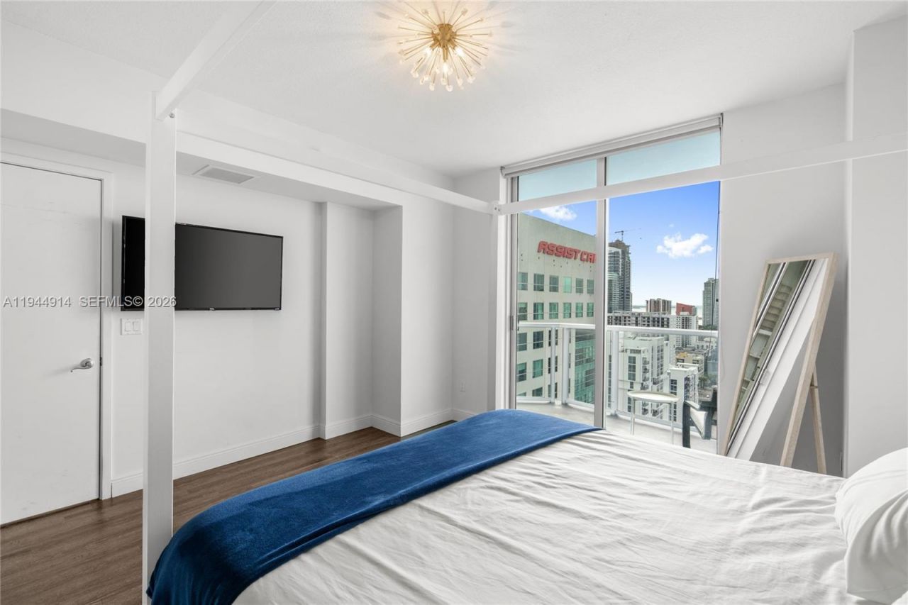 185 SW 7th St , Unit 2702, Miami, FL 33130 Photo