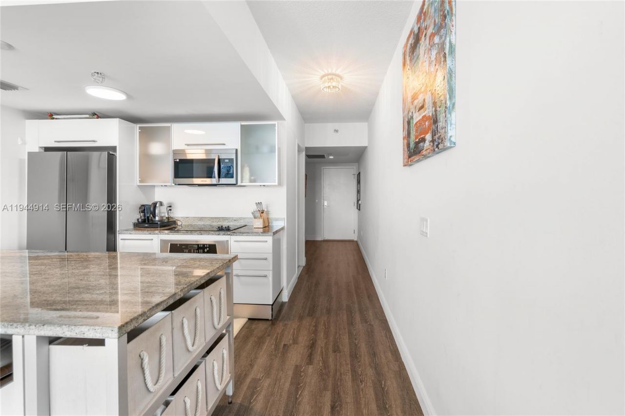 185 SW 7th St , Unit 2702, Miami, FL 33130 Photo