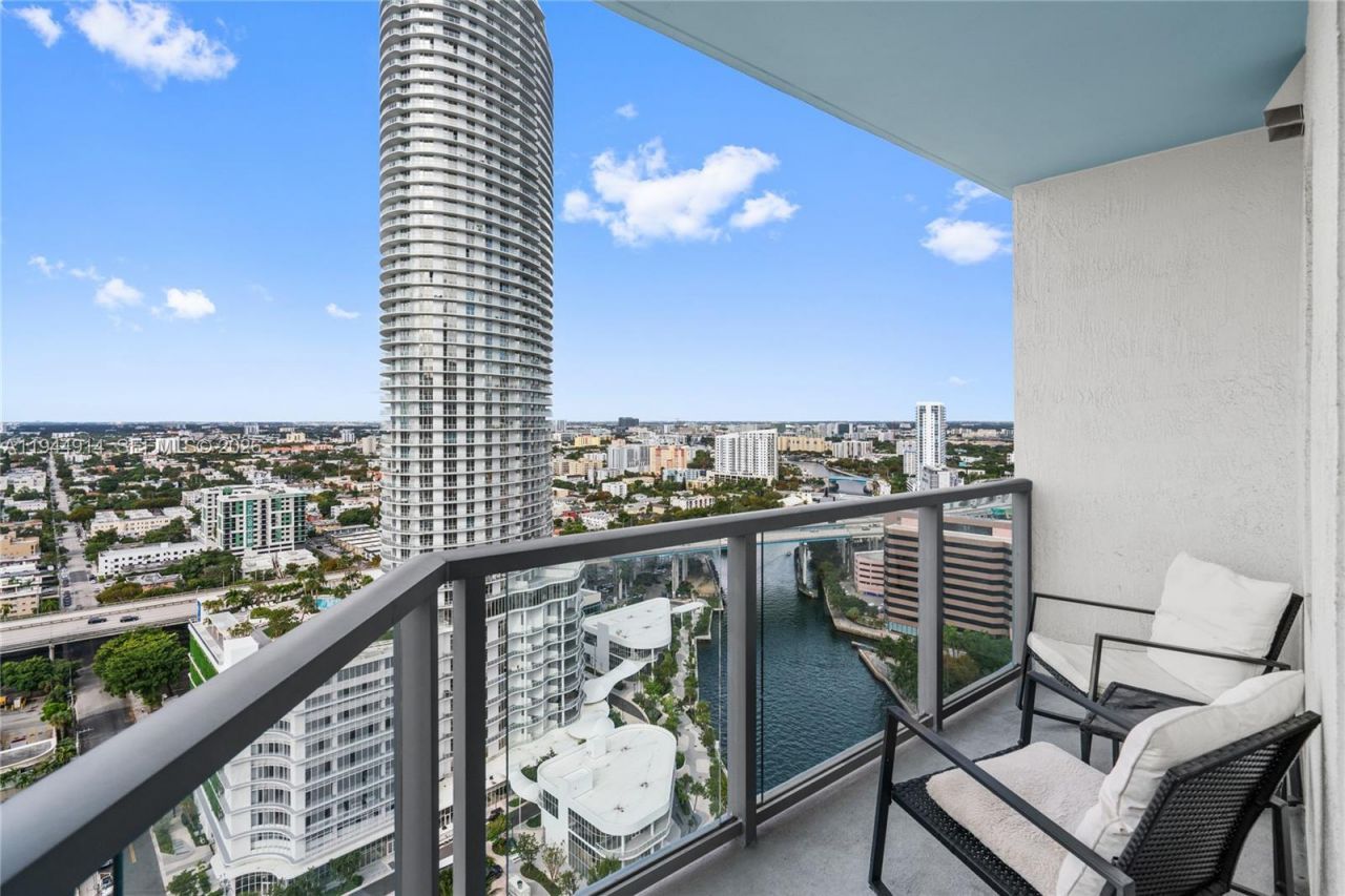 185 SW 7th St , Unit 2702, Miami, FL 33130 Photo