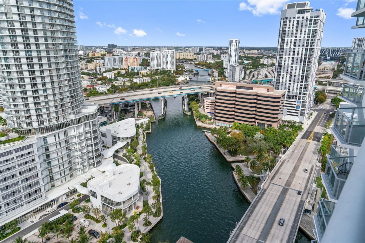 185 SW 7th St , Unit 2702, Miami, FL 33130 Photo