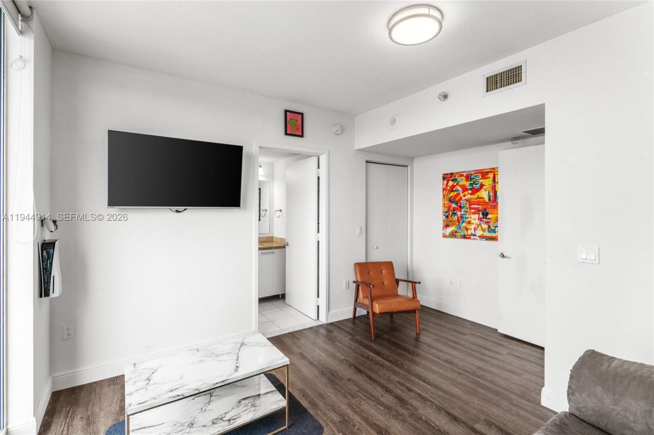 185 SW 7th St , Unit 2702, Miami, FL 33130 Photo