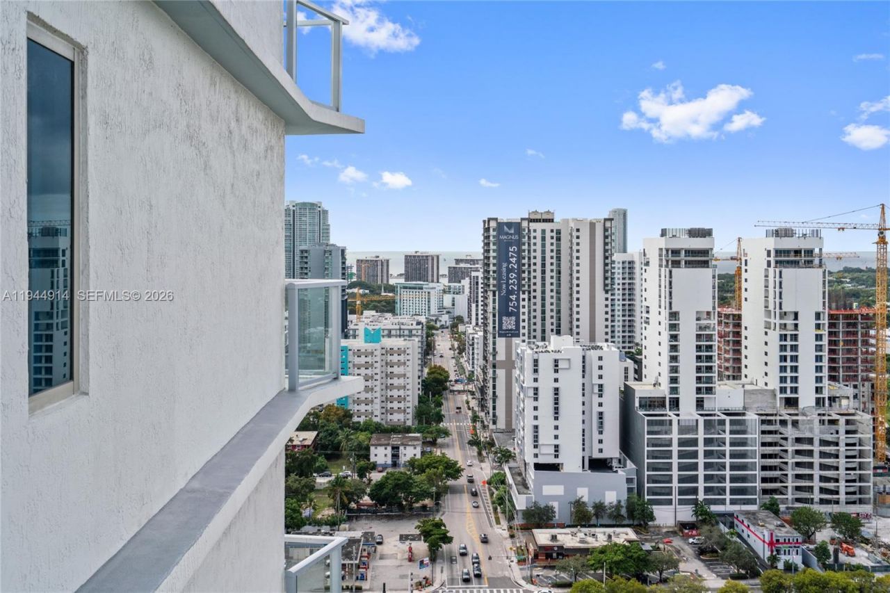 185 SW 7th St , Unit 2702, Miami, FL 33130 Photo