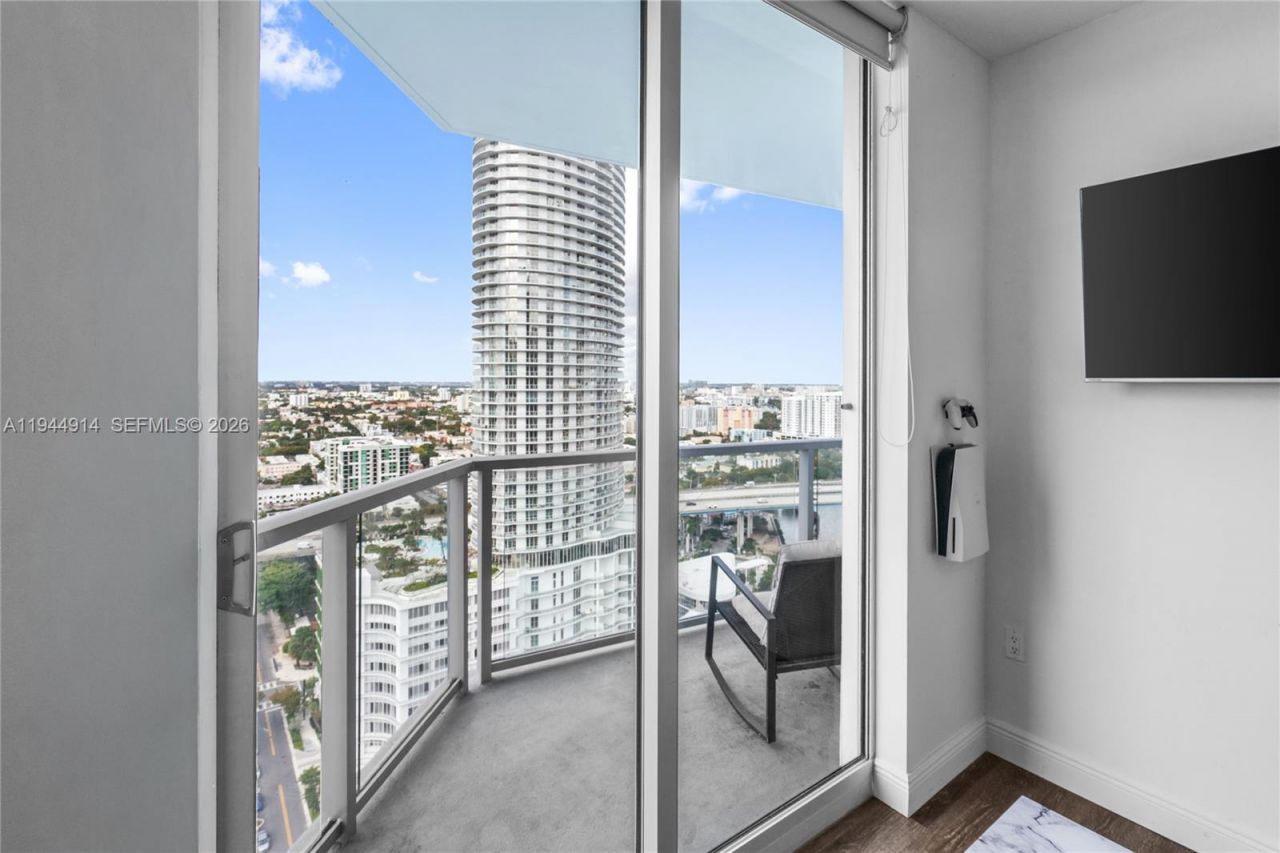 185 SW 7th St , Unit 2702, Miami, FL 33130 Photo