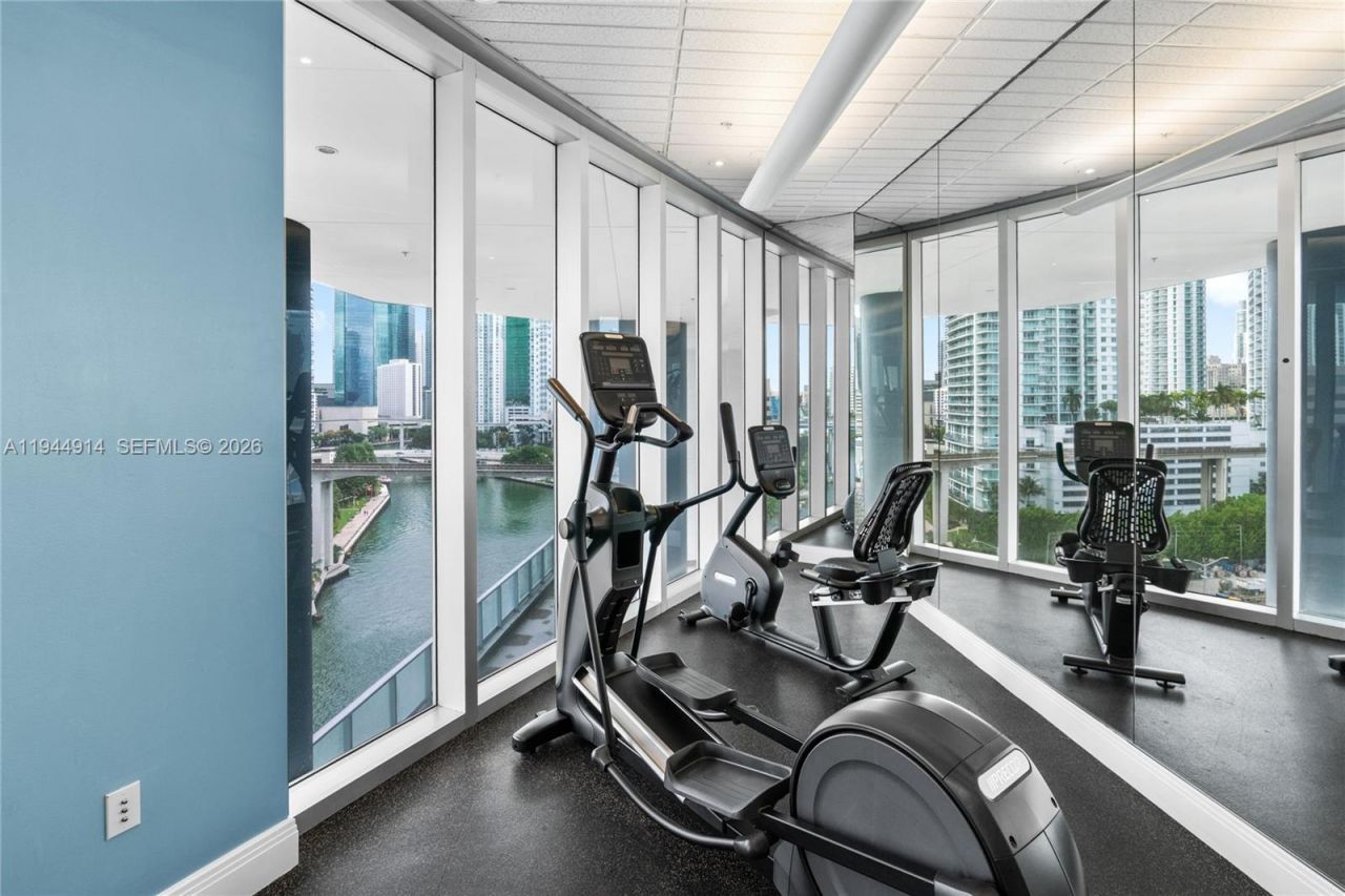 185 SW 7th St , Unit 2702, Miami, FL 33130 Photo