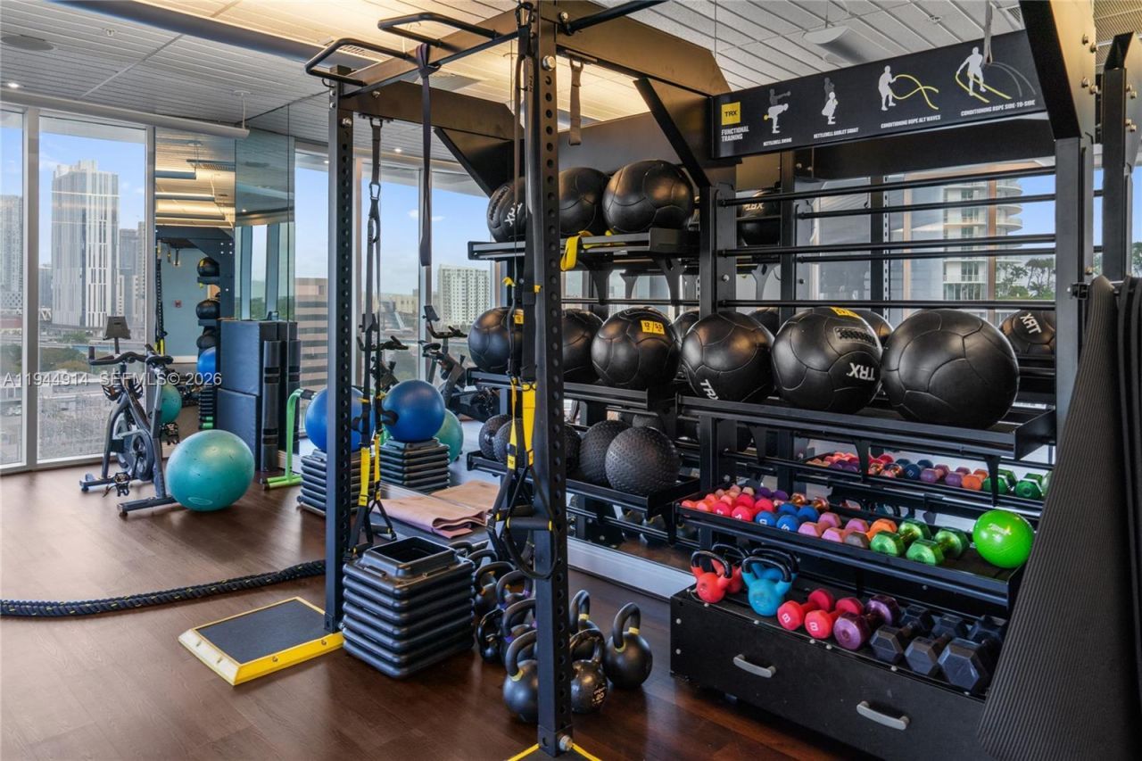 185 SW 7th St , Unit 2702, Miami, FL 33130 Photo