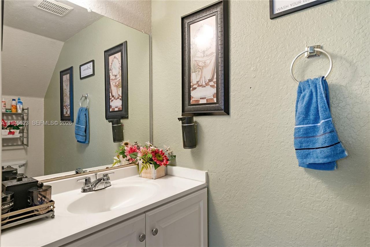 19620 SW 103rd Ct, Unit 1-1, Cutler Bay, FL 33157 Photo