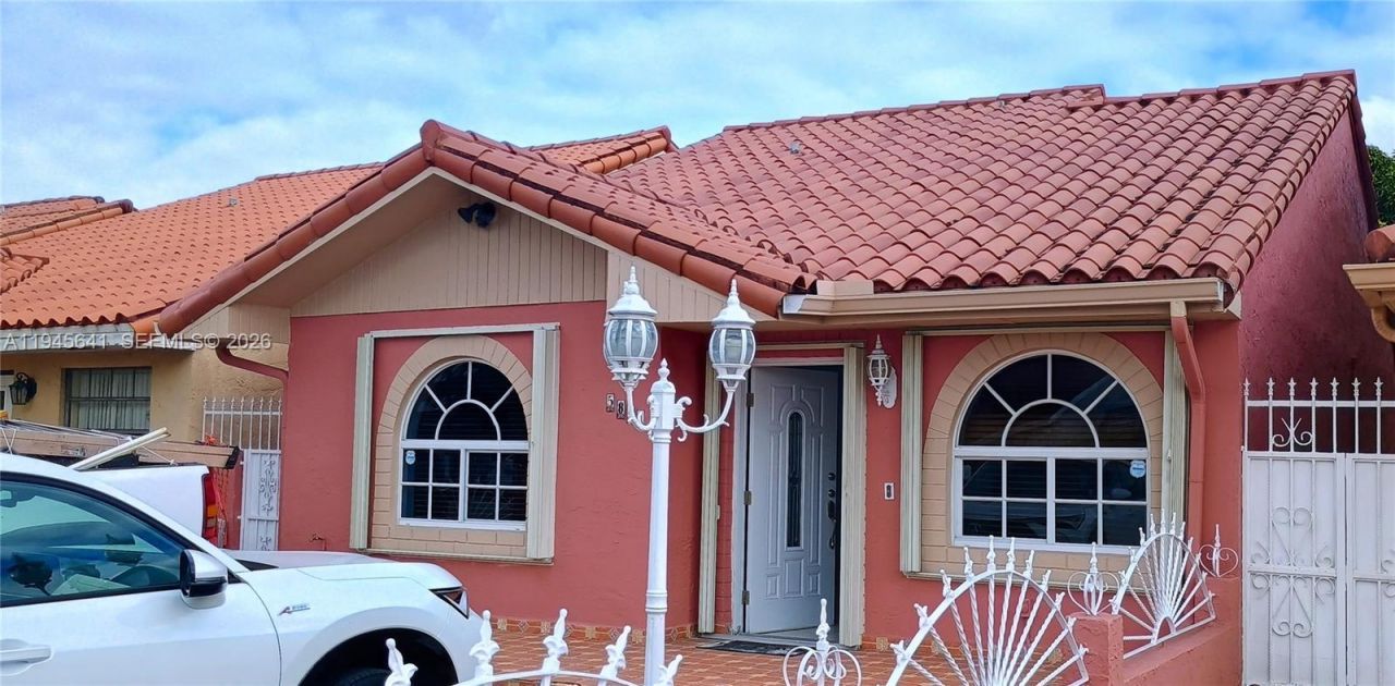 5841 W 21st Ct, Hialeah, FL 33016 Photo