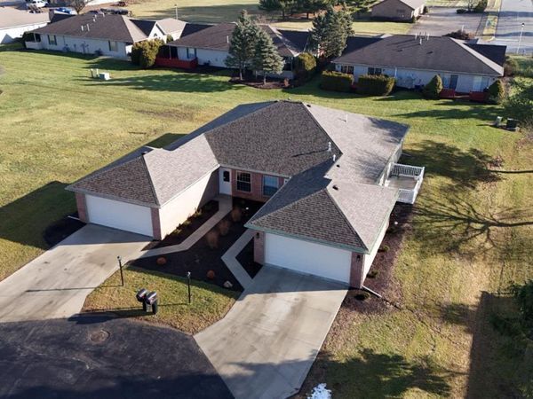 29 Wedgewood Drive, Willard, OH 44890