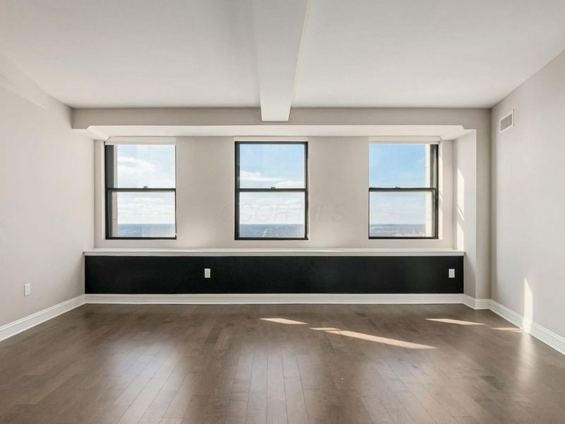 50 W Broad Street, Unit 2403, Columbus, OH 43215 Photo 3