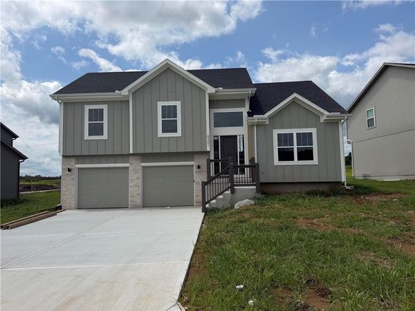 4301 SE Adams Drive, Blue Springs, MO 64014