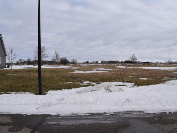 1904 Shady Lane NE, Willmar, MN 56201