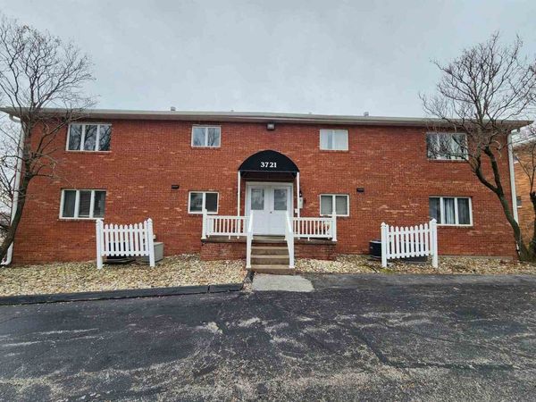3721 35th Street, Unit 1, Moline, IL 61265