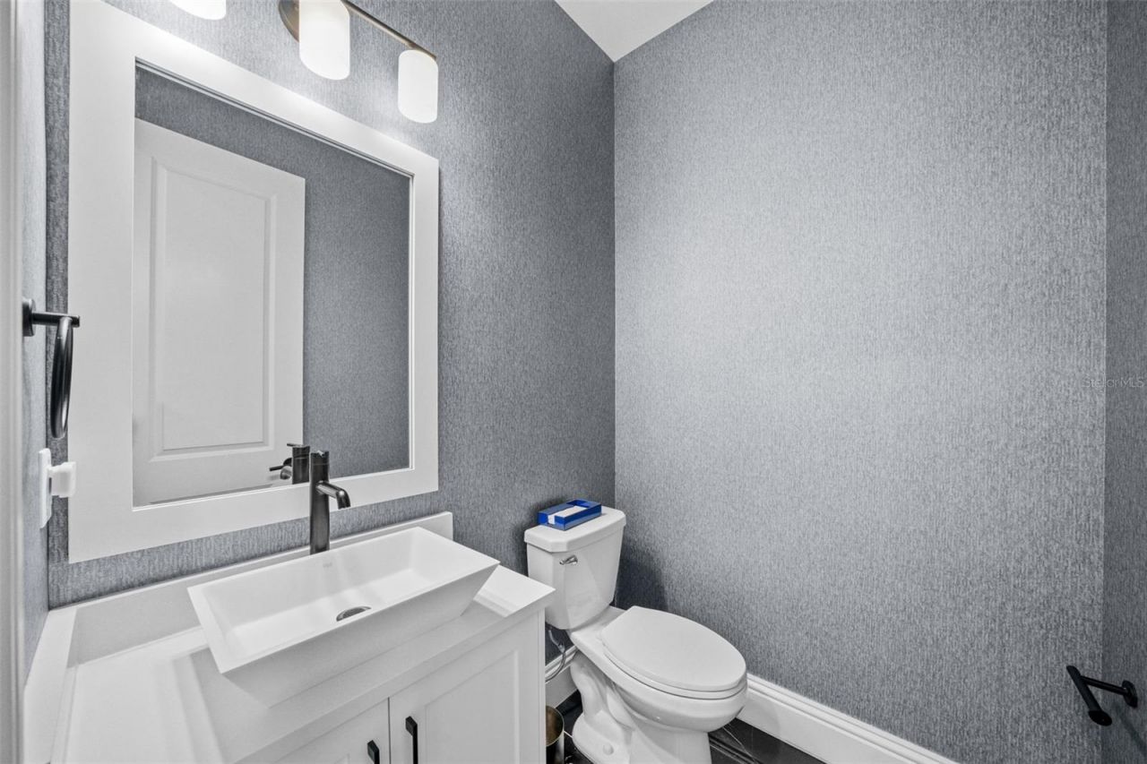 3301 W Lawn Avenue, Tampa, FL 33611 Photo