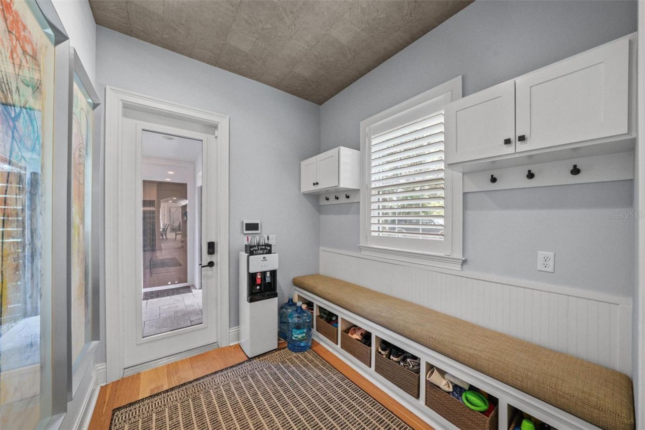 3301 W Lawn Avenue, Tampa, FL 33611 Photo