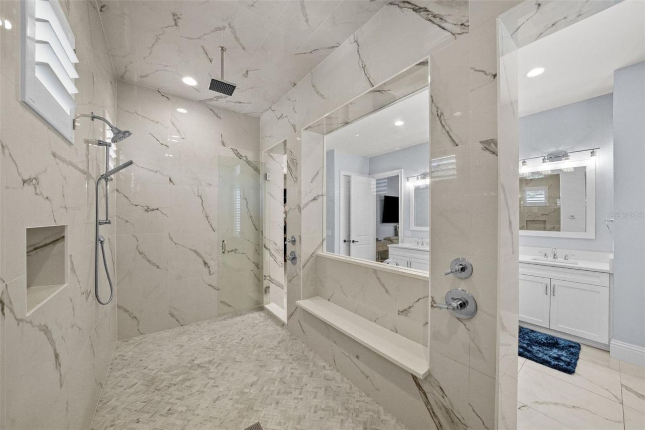 3301 W Lawn Avenue, Tampa, FL 33611 Photo