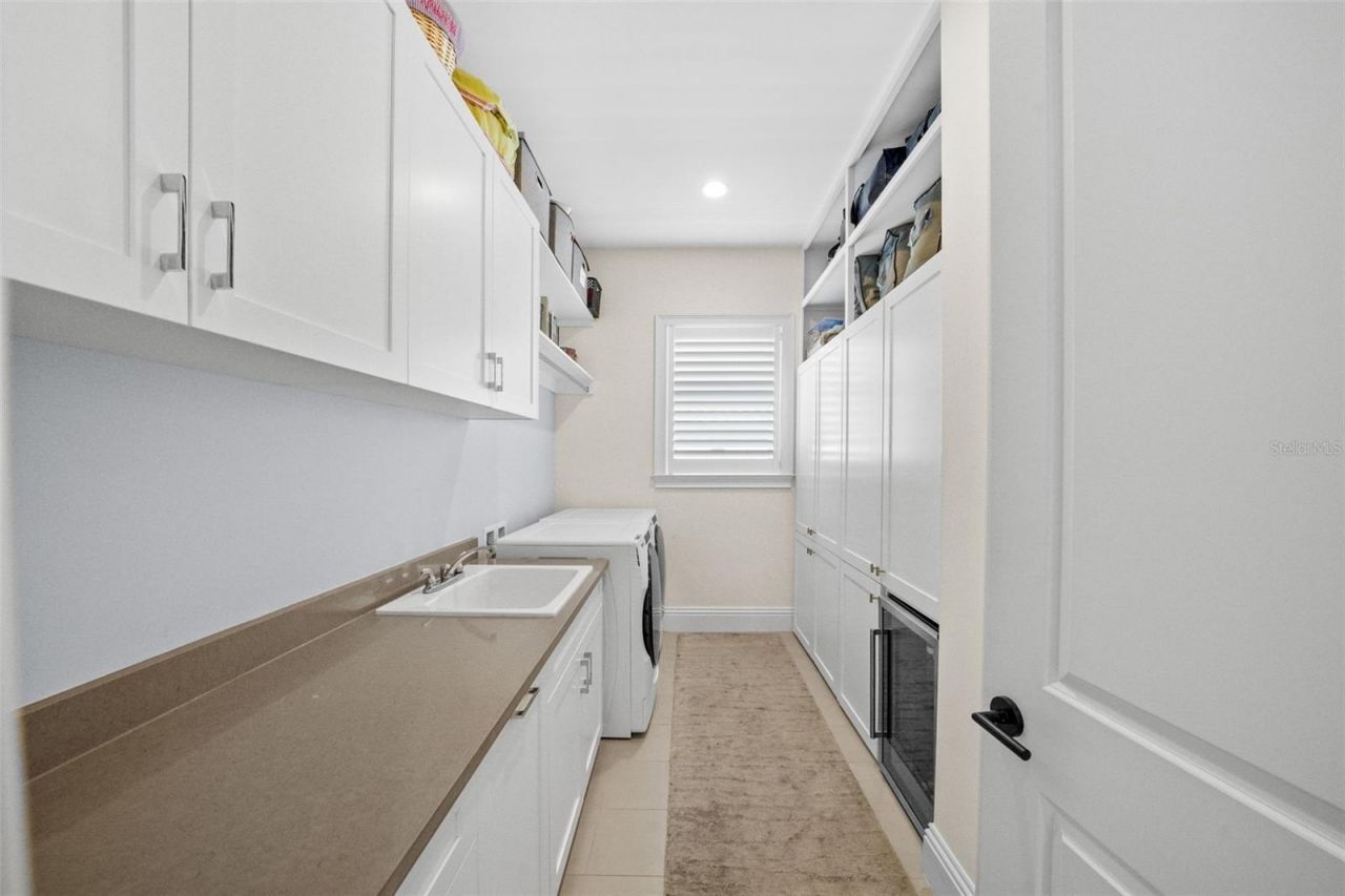 3301 W Lawn Avenue, Tampa, FL 33611 Photo