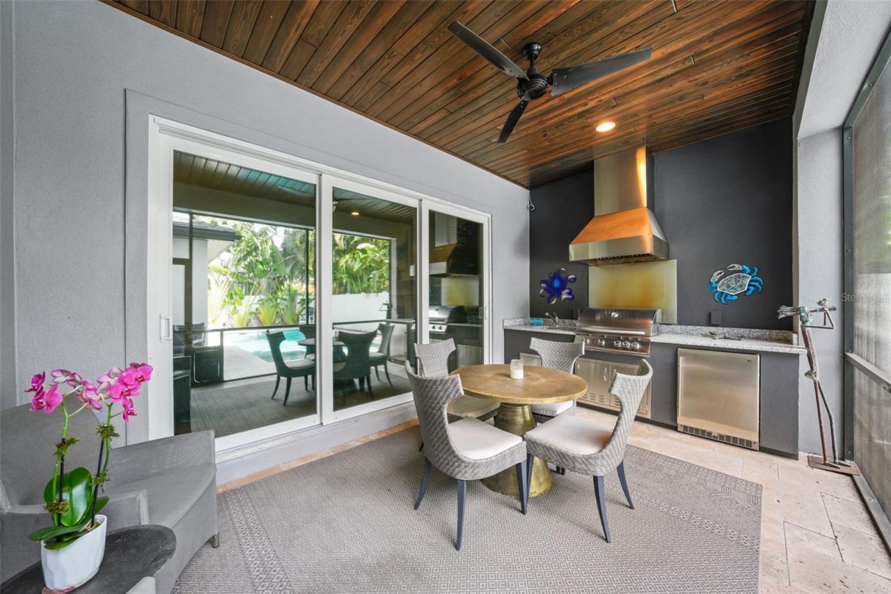 3301 W Lawn Avenue, Tampa, FL 33611 Photo