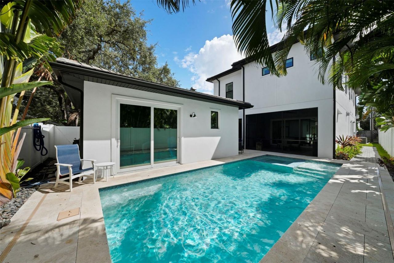 3301 W Lawn Avenue, Tampa, FL 33611 Photo