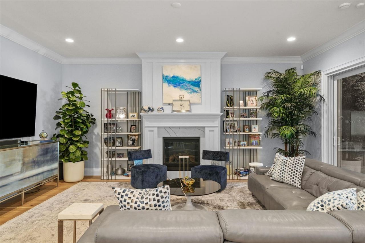 3301 W Lawn Avenue, Tampa, FL 33611 Photo