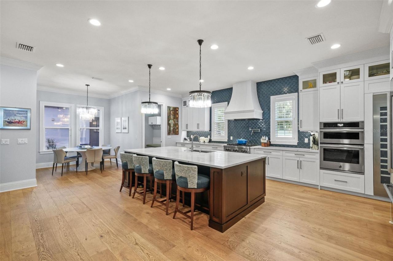 3301 W Lawn Avenue, Tampa, FL 33611 Photo