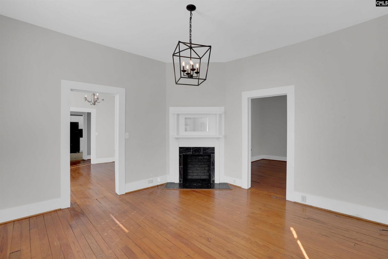 1125 Hagood Avenue Photo 9