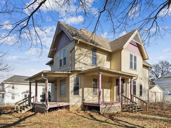 319 S Main Street, Fayette, IA 52142