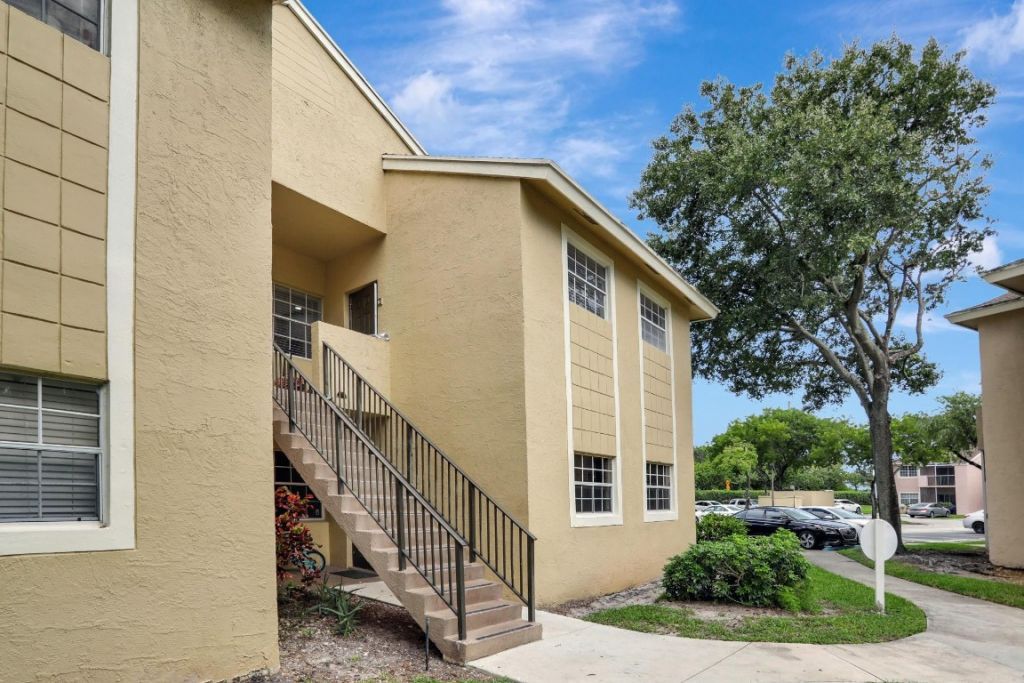 660 Cypress Club Way, Unit D11, Deerfield Beach, FL 33064 Main Photo